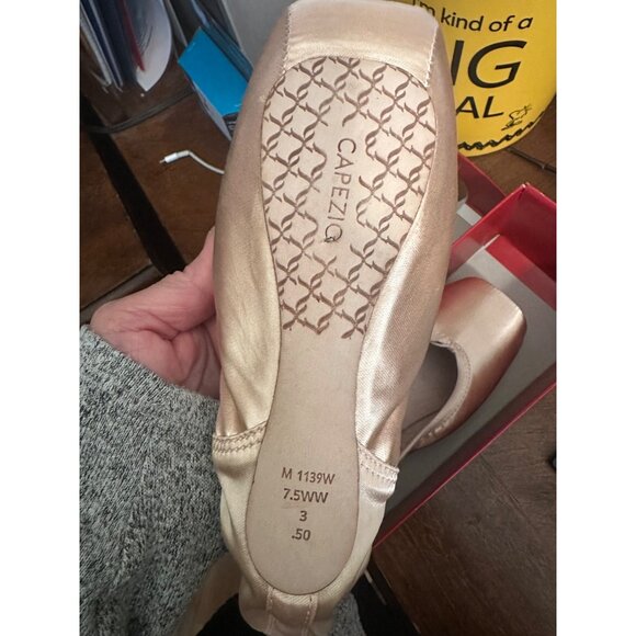 Capezio Womens Donatella 1139WPTP7.5WW-PTP-7.5 Wide Wide US - Picture 4 of 5